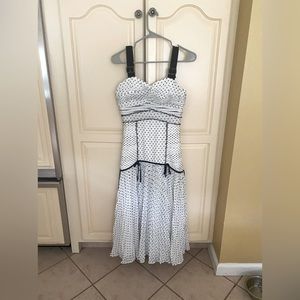 Gorgeous long dress new with tags. Size small